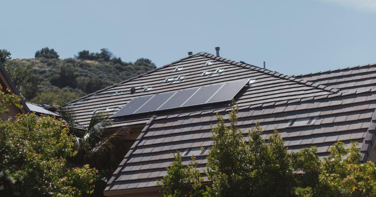 Casa con buen rendimiento placas solaresen verano