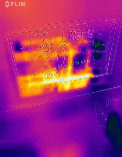 Panel de suelo radiante analizado con cámara térmica